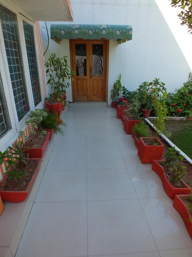 Capetown Guest House Islamabad Exterior photo